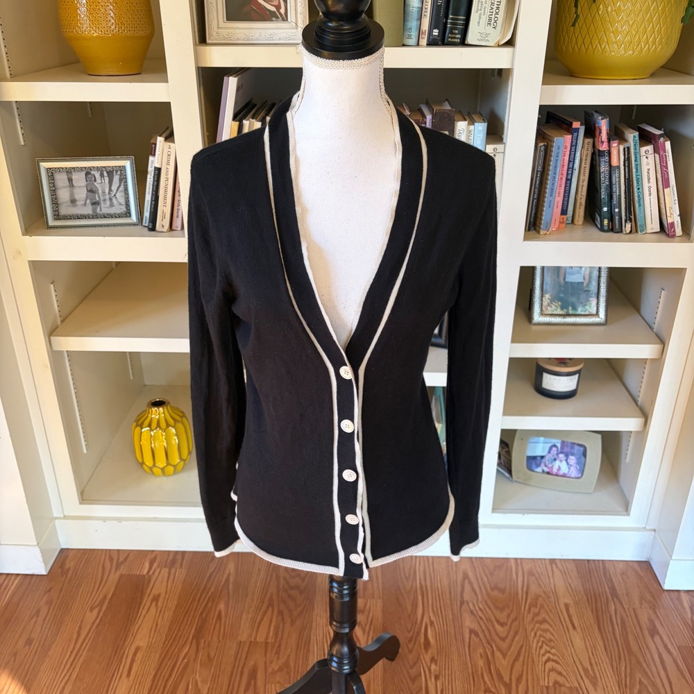 Lewit Silk Cashmere Blend V-Neck Cardigan Black Cream‎ Medium Luxury Classic